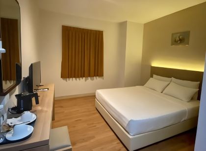 Lovina Inn - Nagoya Batam