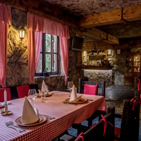 Hotel Crnogorska Kuća
