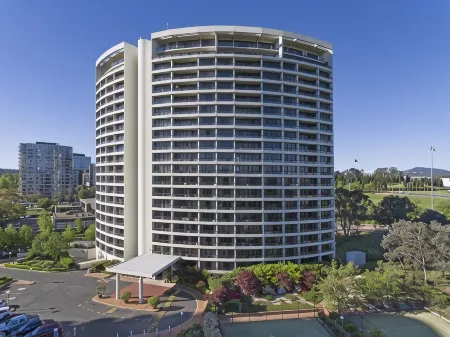 BreakFree Capital Tower Canberra