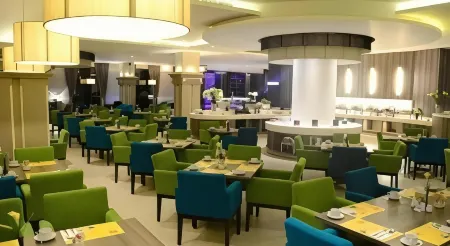 M - Regency Hotel Отели рядом с достопримечательностью «Kodingareng Keke Island»