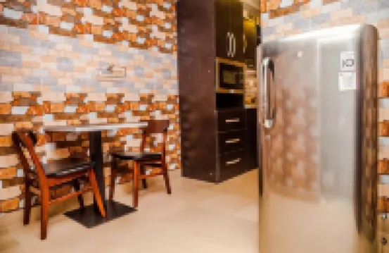 託比皇家套房酒店