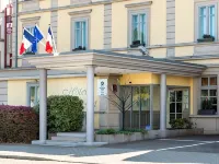 Best Western Plus Hotel Villa D'est Hotels near St. Paul's Church