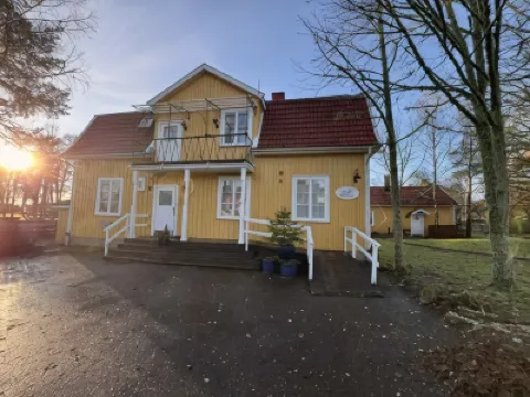 Hotell Tussilago I Essunga Hotels in 