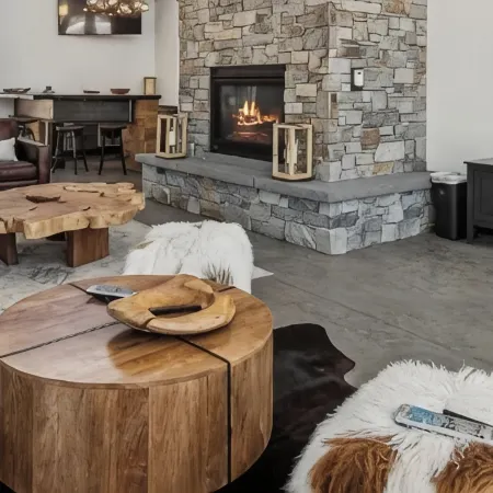 15 Mins. to Ski Resort, Clubhouse Hot Tub + Steam Room, 5 Mins. to Downtown WF