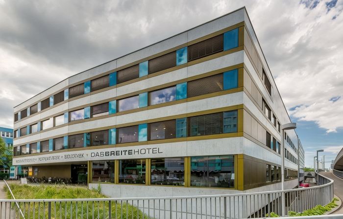Dasbreitehotel am Rhein