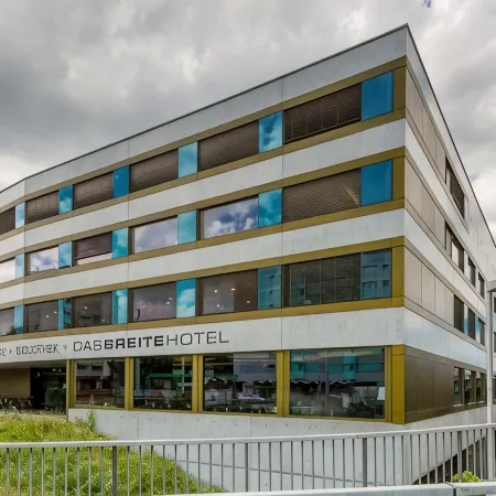 Dasbreitehotel am Rhein Отели рядом с достопримечательностью «Музей бумажной фабрики Базеля»