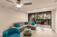 Vanderbilt Beach Condo, Bay Views, New Saltwater Pool, Walk to Beach