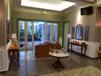 Rumah Jawa Guest House (Syariah) - Guest houses