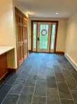 Spacious 5-bedroom chalet with AC and WiFi in charming Chester - Chalets