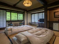 Shirokotsu Onsen Korinoyu-Sasaya Hotels near Zengoro Fall