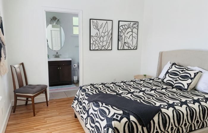 Cheerful 4 Bed, 3 Bath Home with Screened Pool