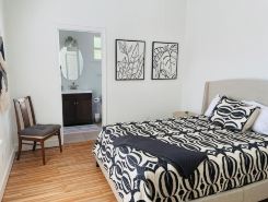 Cheerful 4 Bed, 3 Bath Home with Screened Pool