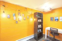 Semi-basement 2-bedroom apartment with AC in Fairbanks