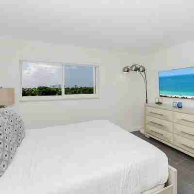Coastal Escape • Pool • Beach • Boca Raton Rooms