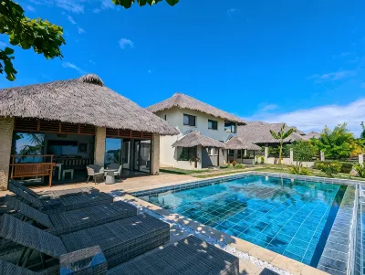 Oceanfront Luxury Villa with Private Pool Отели в г. 