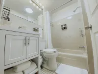Charming 2-bedroom house super close to Brown & RISD, Wayland Square - Bungalows