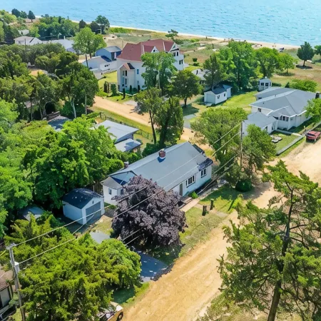 Cove Point Beach Cottage with Chesapeake Bay Views