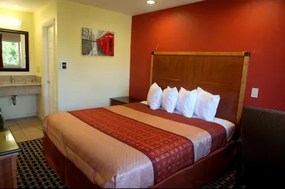 Bay Breeze Inn Hotels near Sky Ride