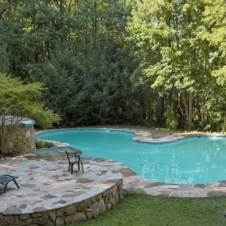 Coolfont 4 Bdrm, Lots of Beds! Cozy Wooded Cottage.