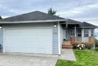 Large comfortable home with stunning views