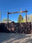 Tranquil 2-bedroom apartment in Lima, MT. Family & Pet friendly.