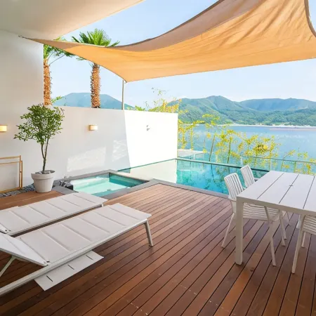 Geojedo Rieul Pool Villa