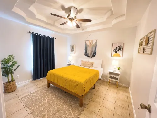 Charming 2-bedroom condo in lovely Edinburg Wifi/Netflix