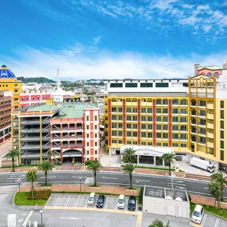 Lequ Okinawa Chatan Spa & Resort Отели в г. Тятан