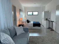 5 BEDROOMS RESIDENTIAL HOME WITH FREE WIFI - New