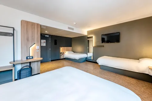 B&B Hotel Versailles Rocquencourt - parking