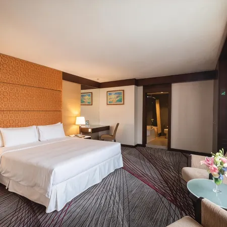 Zenith Sukhumvit Hotel Отели рядом с достопримечательностью «Станция надземного метро Phloen Chit»