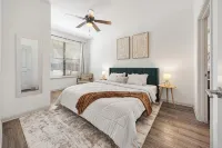 Brightshaven–CoolSprings - Modern 1-Bed with EV Parking in Frisco