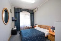 Yug Hotel - Mountain view