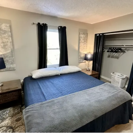 Extended Stay NE Hickory 2 Bed, 1.5 Bath, Workspace, Washer Dryer, Easy Commute