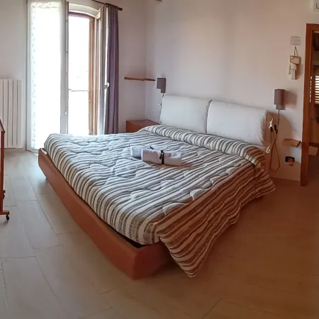 Beautiful apartment on Lake Como with private garden and lake view