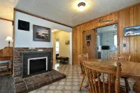 Coffee Klatch Cottage - Yellow - 3-Star