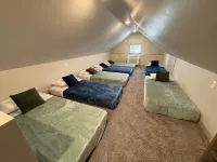 6 Bedroom, 6.5 Bathroom with Indoor Pool, Hot Tub & Sauna Hotels in Pierce County