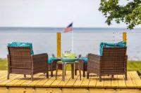 Lake Huron Beachfront, Hot Tub, Kayaks, 10 minutes to Mackinaw City - Chalets