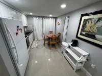 Cozy,comfy and clean 2 bedroom/one bath apartment - Apartments