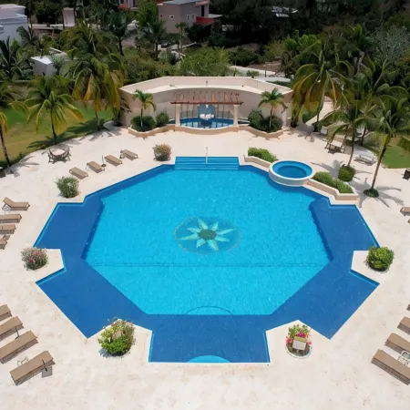 Oceanview Condo in San Miguel de Cozumel: The Landmark Resort of Cozumel