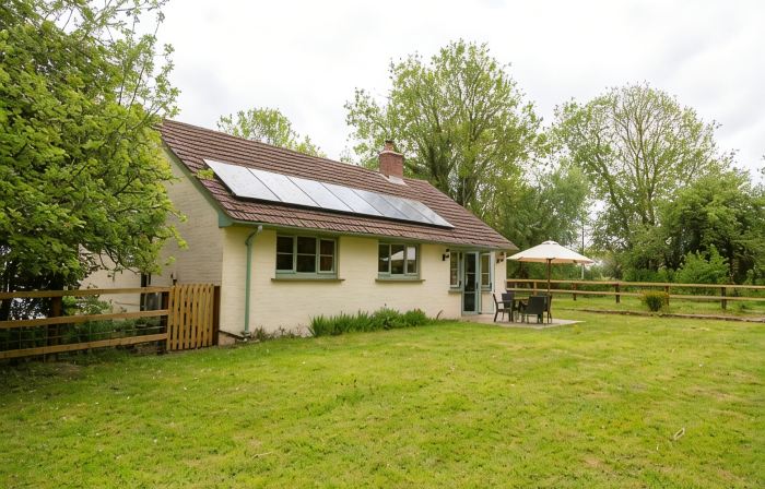 3 Bedroom idyllic countryside cottage in the middle of rural Wiltshire