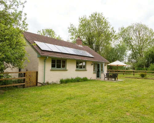 3 Bedroom idyllic countryside cottage in the middle of rural Wiltshire Hotels in Devizes