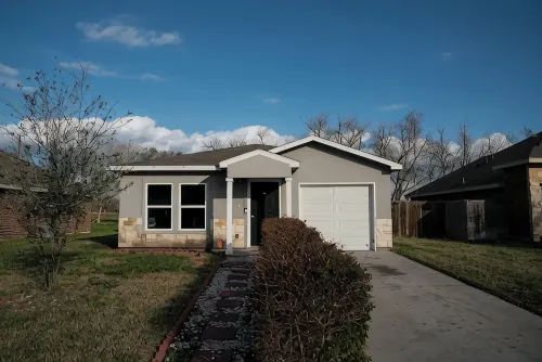 Sleeps 10  Game Room + Pool Table  Truck Parking - Wifi