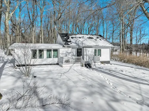 Cozy Lux Winter Ranch - HotTub, KingBeds, DogFriendly, FirePit, BBQ, GameRoom - 4-Sterne