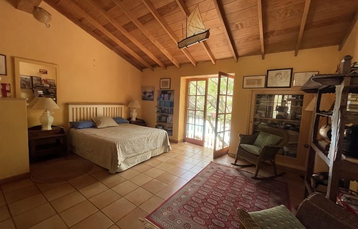 Country house with heated swimming pool for exclusive use between the sea and the mountains.