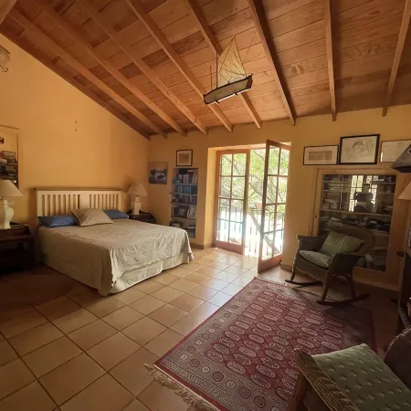 Country house with heated swimming pool for exclusive use between the sea and the mountains.