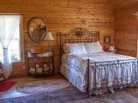 Large Cabin in the Kiamichi Wilderness Hotels in Pushmataha County