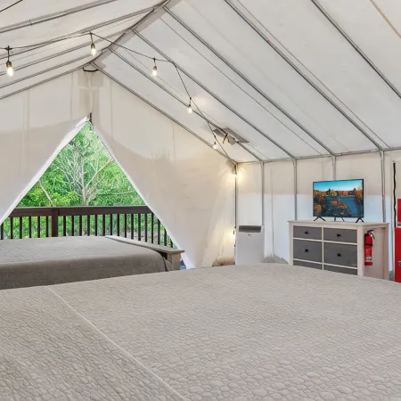 Furnished Glamping Tent/2 Queen Beds/Red River Access- Soaring Eagle - #7