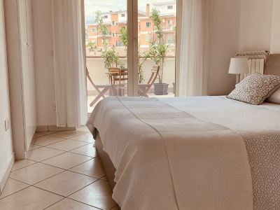 NEW BEAUTIFUL APARTMENT WITH LARGE TERRACE- A CASA DI CAROLINA