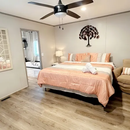 Cozy 2BED 2BATH Home with central AC Hotels in Bacliff